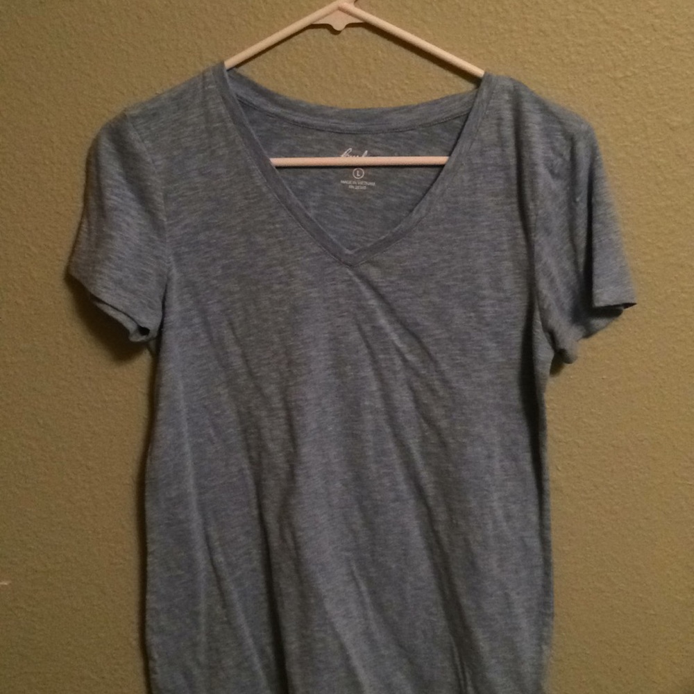 Curfew heather blue v neck tee size L large